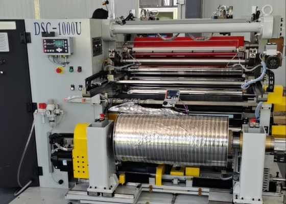 Weiße Schneidmaschine mit einem Rückwinddurchmesser von max. 350 mm