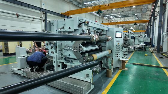 Schneidwickelmaschine für PET- und OPP-Verbundmaterialien mit CNC-Servomotorantrieb und Kreismesserschneidtechnologie